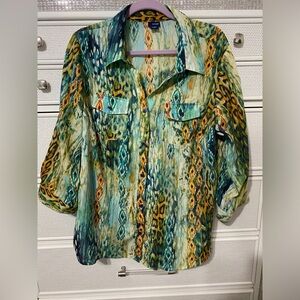 5/25 Basic Editions Woman Three-Quarter Sleeve button down shirt.